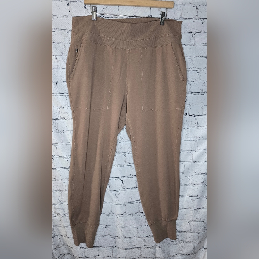 Athleta Plus Size Tan Jogger Size 1X